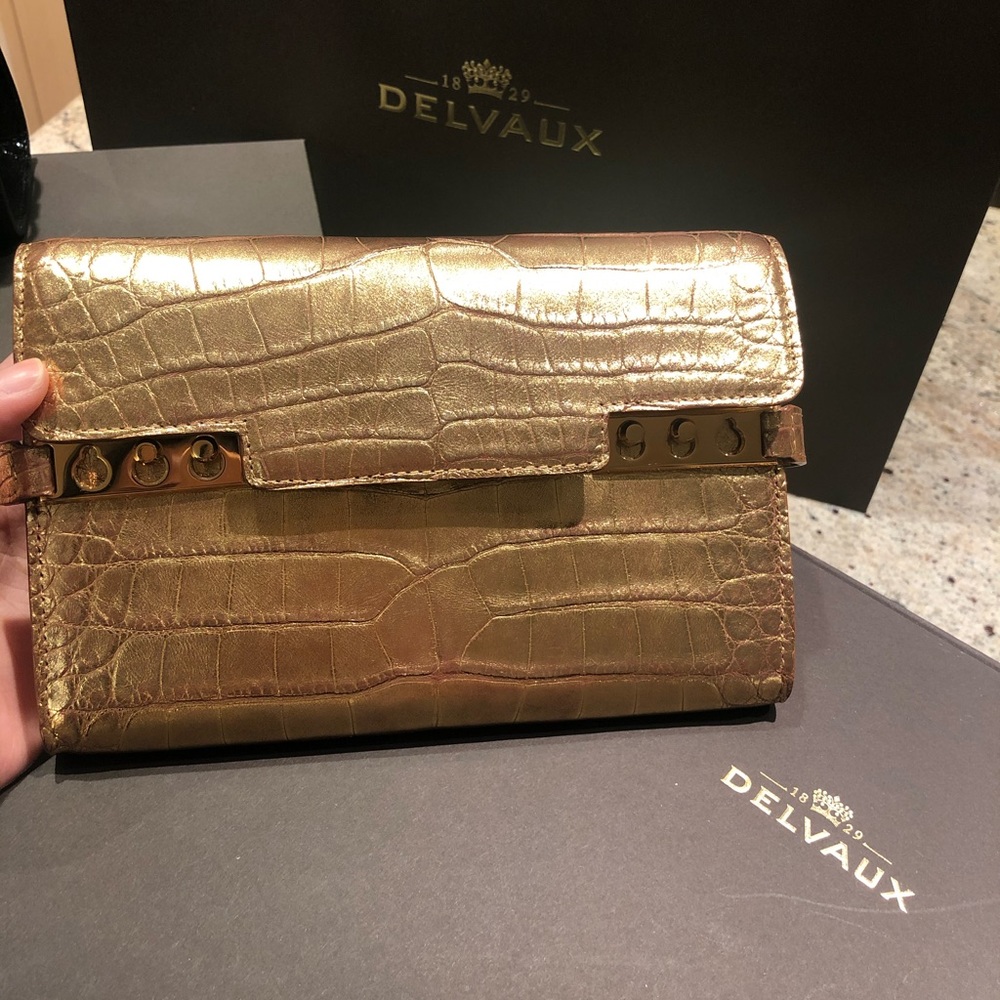 Delvaux Tempete Clutch: Alligator Feuille d”Or